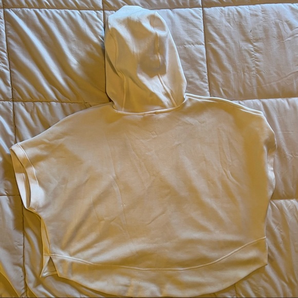 Nike White Cropped Short Sleeve Hoodie - Picture 2 of 4